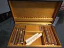 haz click para ver mas detalles de  Caja musical antigua cuero y madera